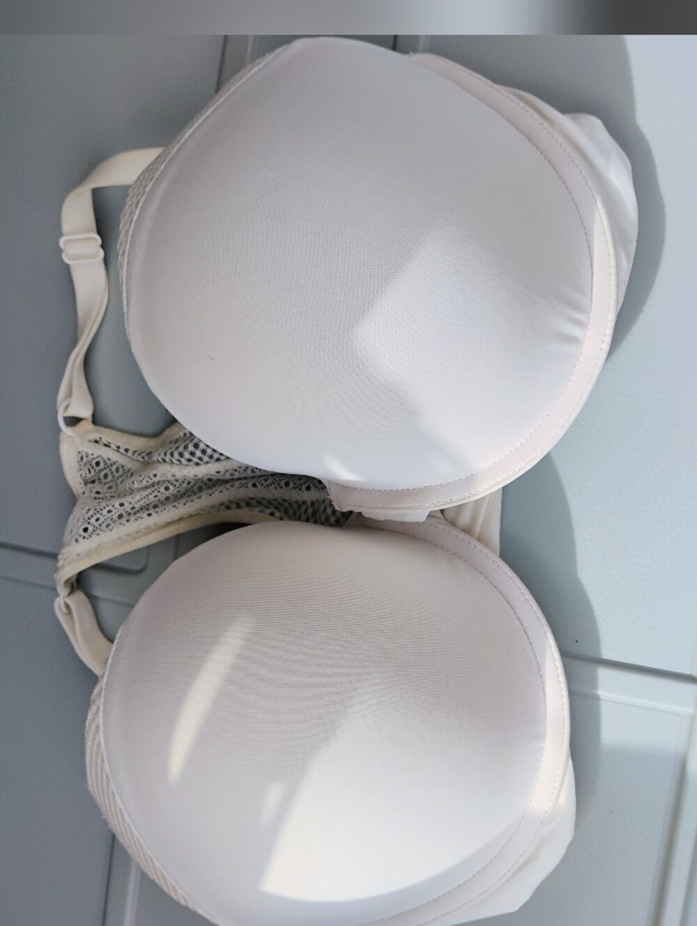 Victoria's Secret Cream Padded Lace-Back Bra